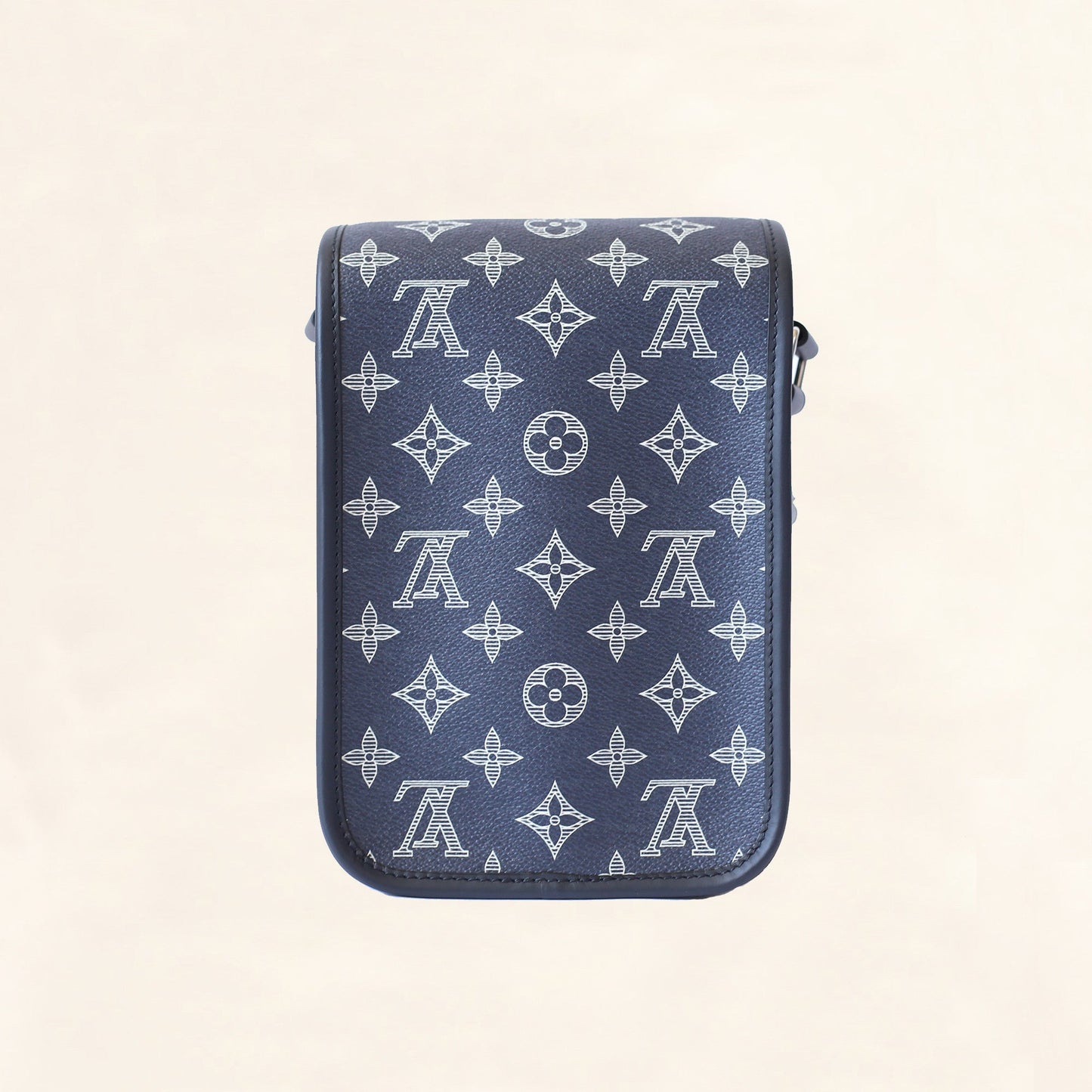 Louis Vuitton | Savane Monogram Chapman Messenger | BB