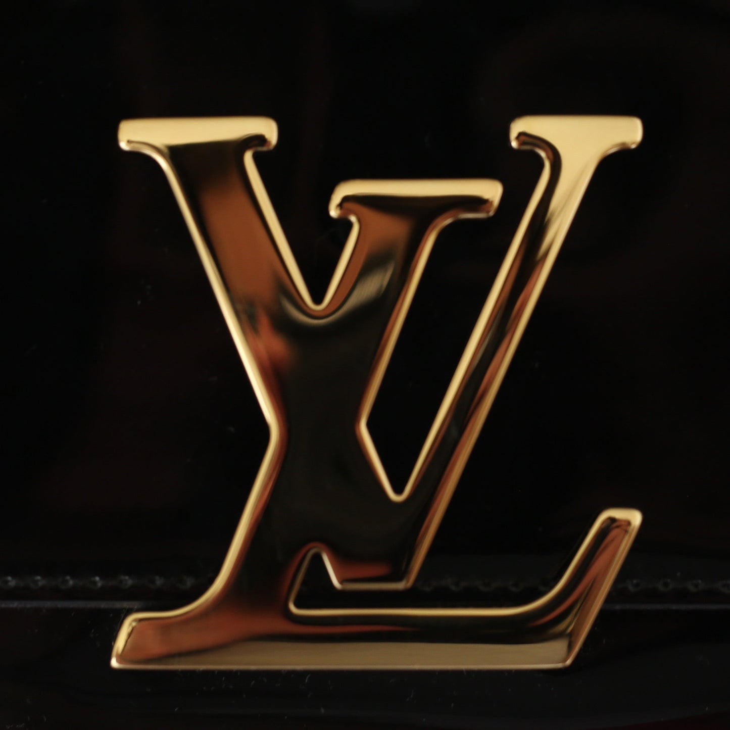 Louis Vuitton | Patent Leather Louise Clutch | MM