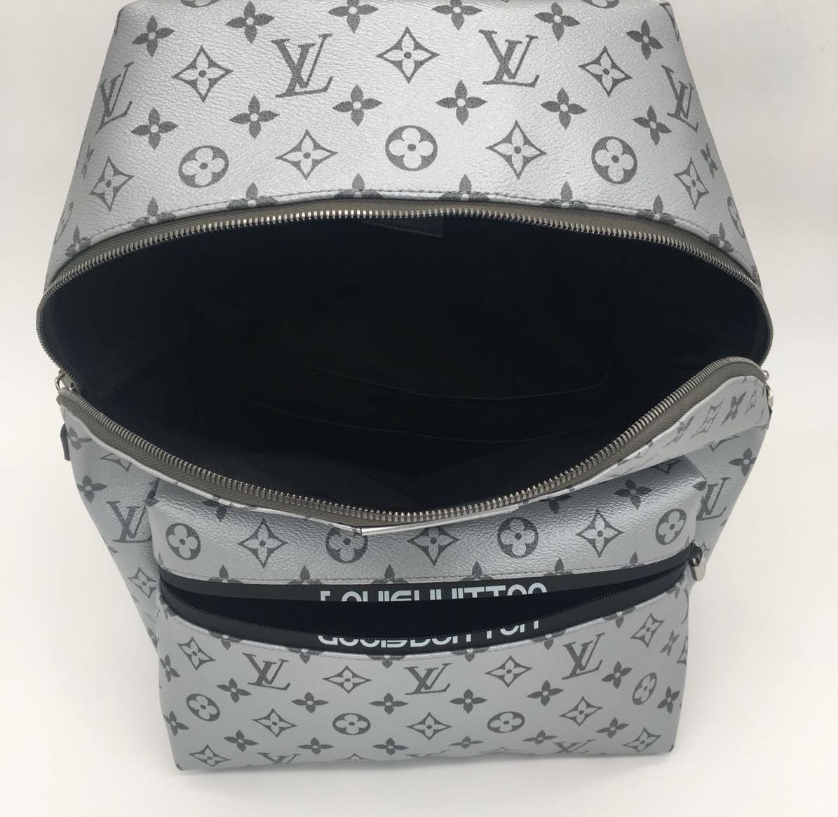 Louis Vuitton |Apollo Backpack Silver Metallic | M43845