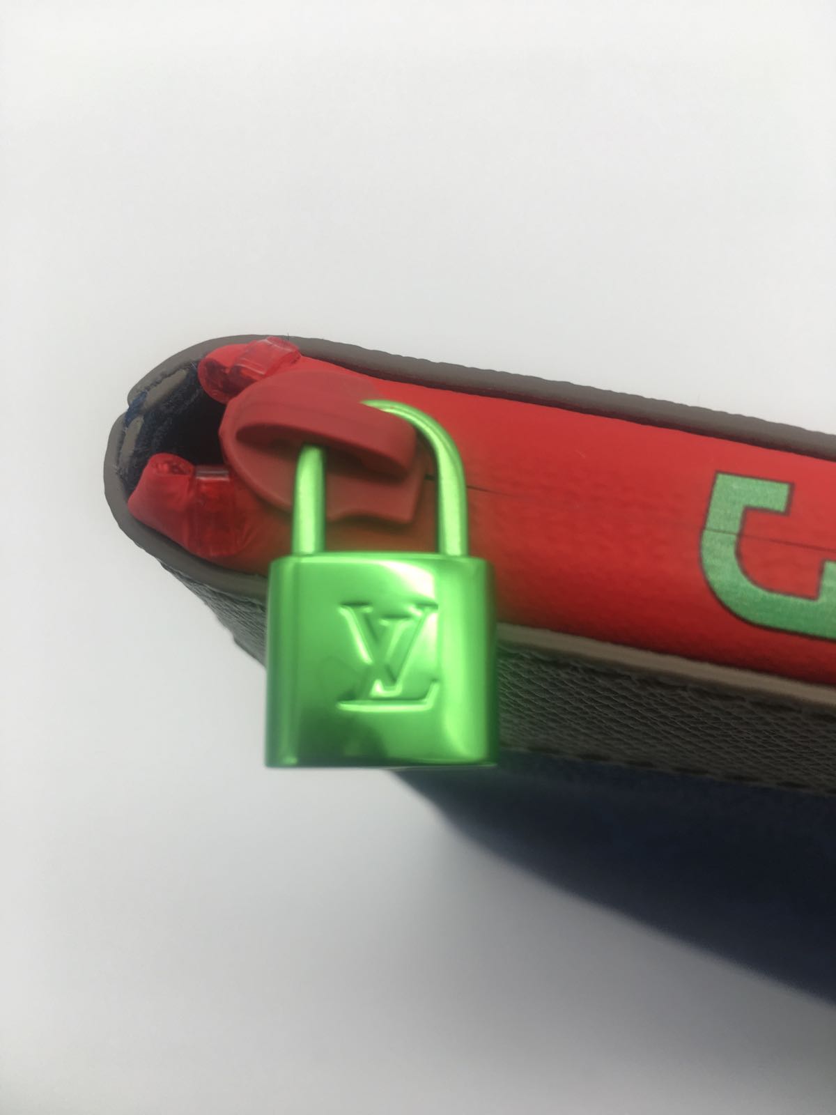 Louis Vuitton | Pacific Pochette Apollo | M63048