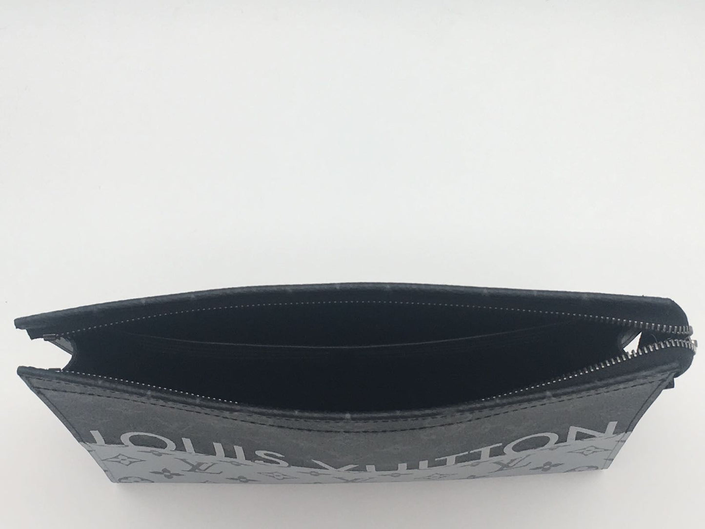Louis Vuitton | Pochette Voyage MM | M63039